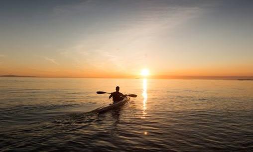 男人吃醋都會(huì)有哪些表現(xiàn)?