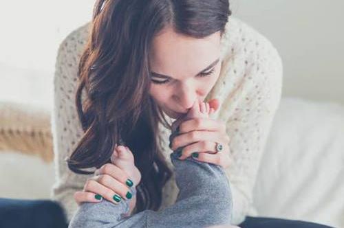 白帶呈褐色是怎么回事