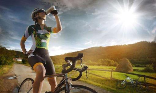 這樣喝水還你水嫩肌膚！