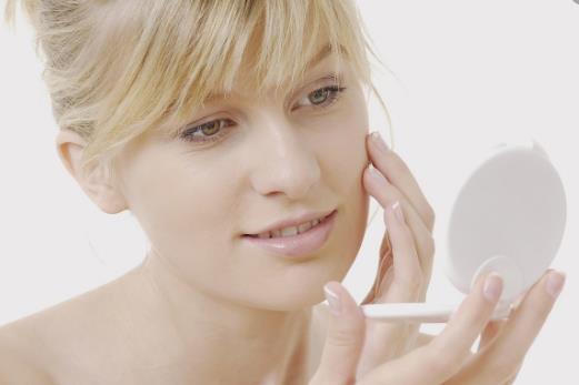 美容護(hù)膚小竅門(mén) 不用神仙水照樣可以美白補(bǔ)水