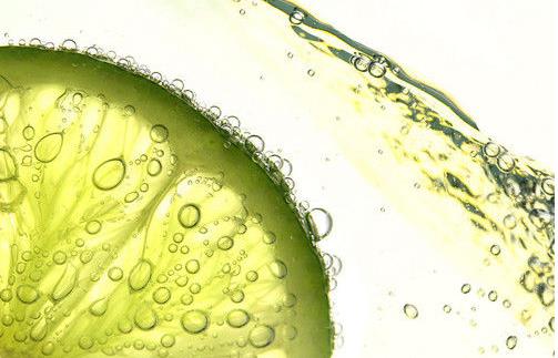 喝檸檬泡水美白又瘦身 來泡一杯優質檸檬水吧