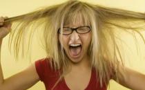 頭發干枯是氣血不足 試試這些改善身體狀況