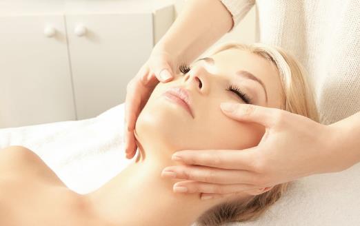 睡前保養護膚很重要 護理皮膚方面的小竅門