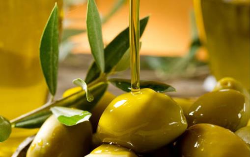 手掌皮膚粗糙影響美觀 緩解起皮避免接觸刺激性物質