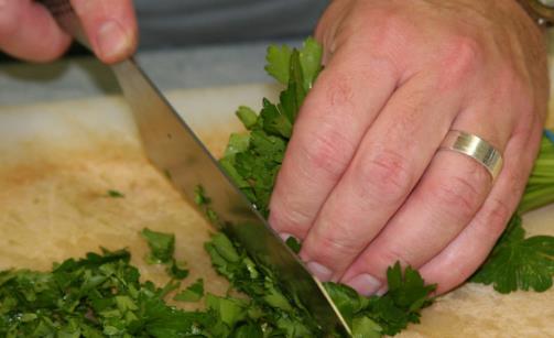 舌頭不干凈會引發哪些健康問題