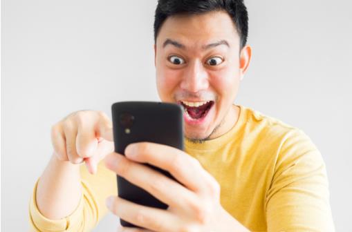 手機癮的危害大眼睛受傷睡眠變差 戒掉手機癮的方法