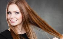 頭發沒吹干就睡覺會誘發感冒 不能使用太燙的水洗頭發