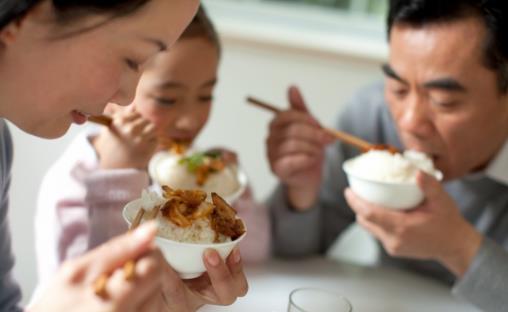 吃飯速度過快的六大傷害 能降低吃飯速度的小妙招