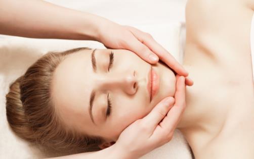 早晚都護膚的好處揭秘 美膚達人告訴你早晚護膚要訣