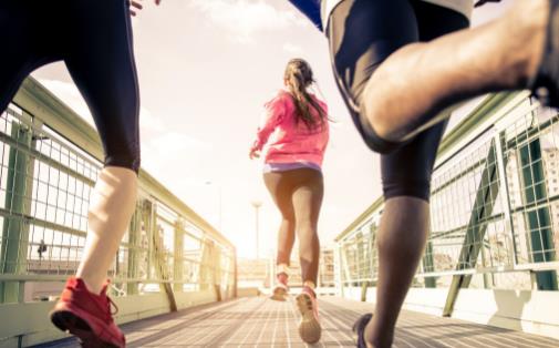 跑步會(huì)讓我們活的更久 但并不是跑得越多就越好！