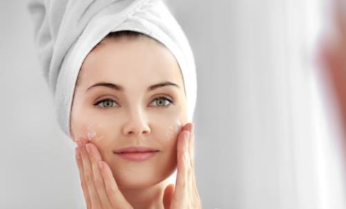 冬季皮膚易干燥保濕做起來(lái) 冬季要掌握正確護(hù)膚時(shí)間