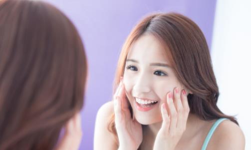 冬季皮膚易干燥保濕做起來(lái) 冬季要掌握正確護(hù)膚時(shí)間