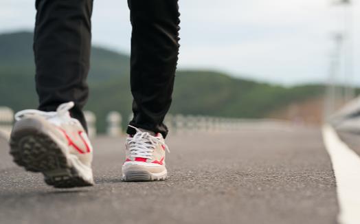 飯后百步走活到九十九 有些人是飯后不能走的