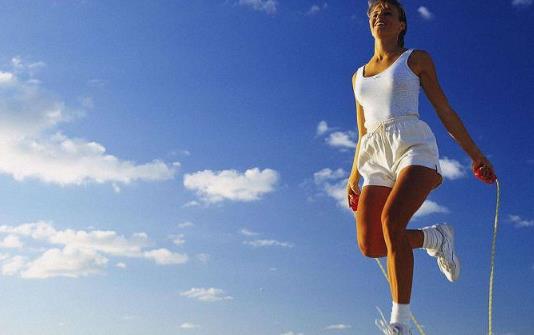 推薦少女跳繩減肥 7種跳繩運動法鍛煉體質