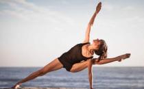 ?在床上做簡單易行的瘦身操 能在輕松快樂中瘦下來