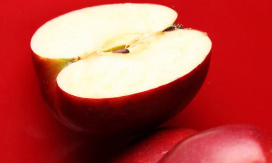 蘋果被譽(yù)為世界四大水果之冠 吃蘋果的八大益處