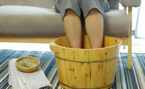 泡腳養(yǎng)生真的不是人人都適合 泡腳應(yīng)遵循兩個(gè)原則