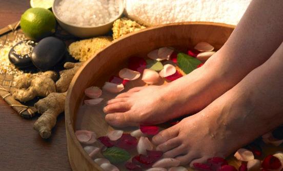 泡腳養(yǎng)生真的不是人人都適合 泡腳應(yīng)遵循兩個(gè)原則