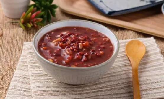 體內一直濕氣重出現健康問題 排濕祛濕推薦六種方法