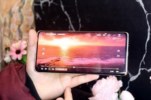 opporeno6pro屏幕多大尺寸 opporeno6pro手機多少錢